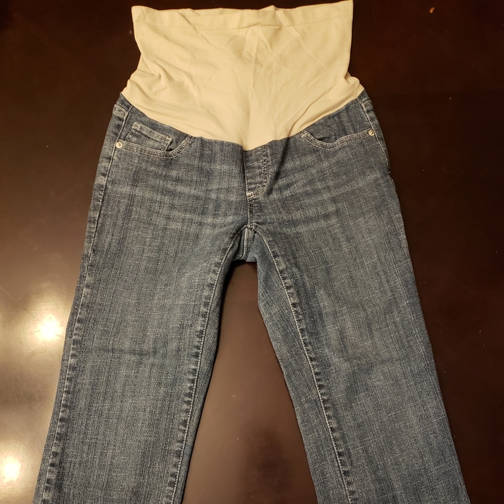 🌺 4/$20 Maternity crop jeans size small